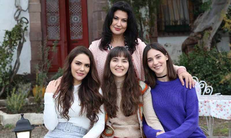 Дата выхода новых серий в России 3 сезон шоу Три сестры