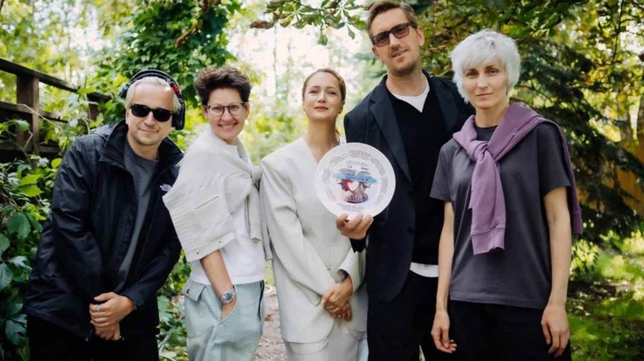 Сериал «Циники»: будет ли 2 сезон, когда ждать дату выхода? Сериал Циники 2 сезон запланированная дата выхода в 2026 году