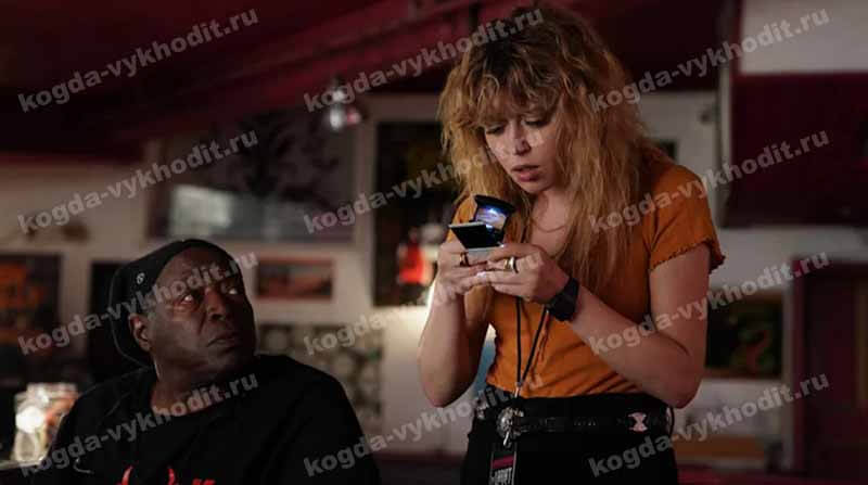 Кадр из сериала «Покерфейс» и когда выйдет предположительно 3 сезон в 2026-2027 году