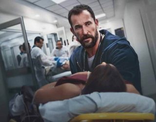 Когда выйдет 2 сезон «Больницы Питт» и о чём расскажут новые серии Сериал «Больница Питт» — заставка, 2 сезон выйдет в 2026 году.