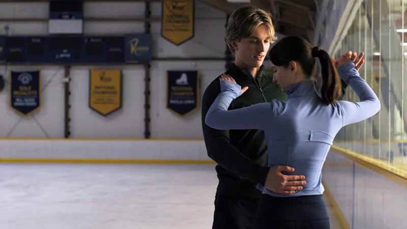 «По кромке льда» — кадр из сериала, премьера второго сезона может наступить в 2026-2027 году.