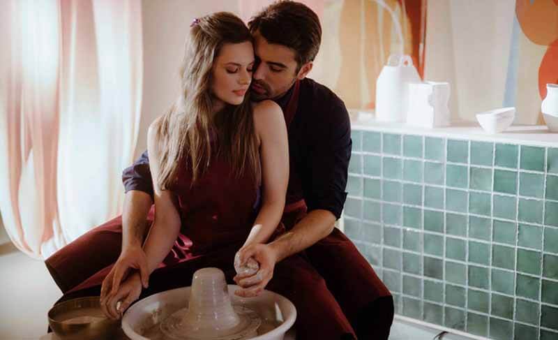 «Постучись в мою дверь в Москве» — кадр из сериала, премьера третьего сезона может наступить в 2027 году.