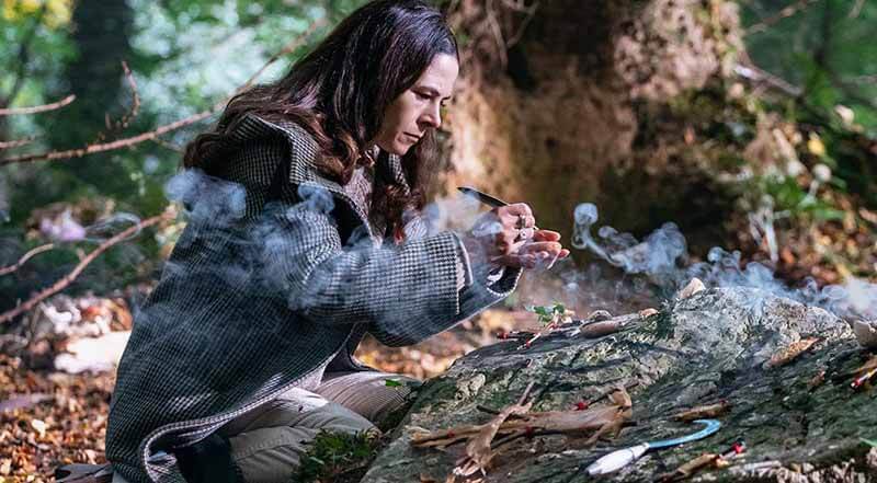 «Санктуарий: История ведьмы» — фото из сериала, премьера третьего сезона может наступить в 2026-2027 году.