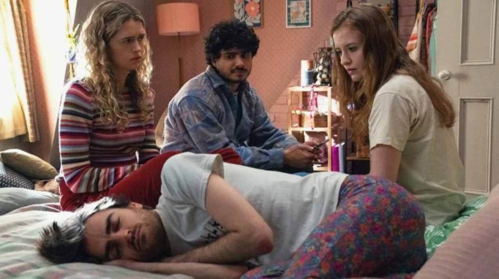 «Экстраординарная» — промо из сериала, премьера третьего сезона может наступить в 2026-2027 году.