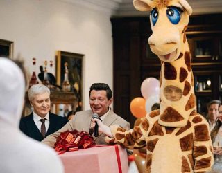 Когда выйдет 2 сезон «Отмороженных» на Wink: съемки завершены, прогноз по дате Сериал «Отмороженные» — заставка, 2 сезон выйдет в 2026 году.