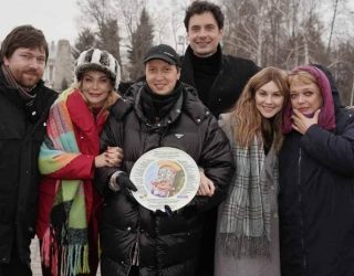 Когда выйдет 2 сезон «Полюби меня снова» и будет ли он вообще: что известно Сериал «Полюби меня снова» — заставка, 2 сезон может выйти в 2027-2028 году.